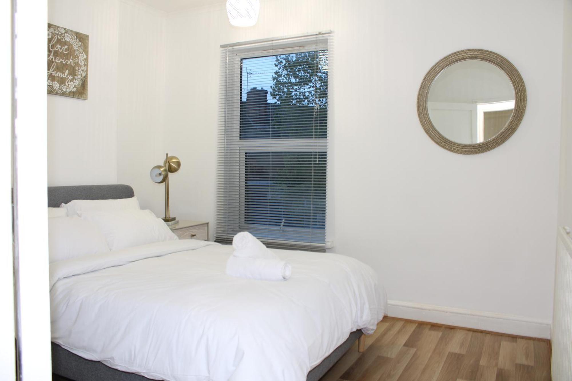 F2S Serviced Apartments 2Bedroom Terrace House With Free Wifi Netflix Suitable For Contractors Walking Distance To Train Station Derby Dış mekan fotoğraf