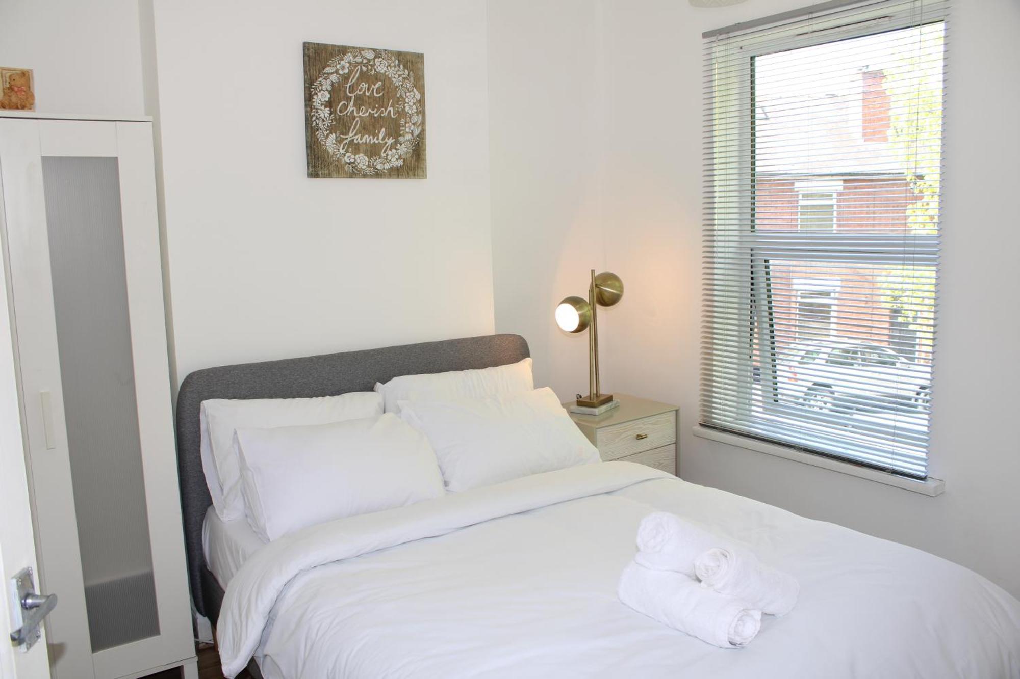 F2S Serviced Apartments 2Bedroom Terrace House With Free Wifi Netflix Suitable For Contractors Walking Distance To Train Station Derby Dış mekan fotoğraf