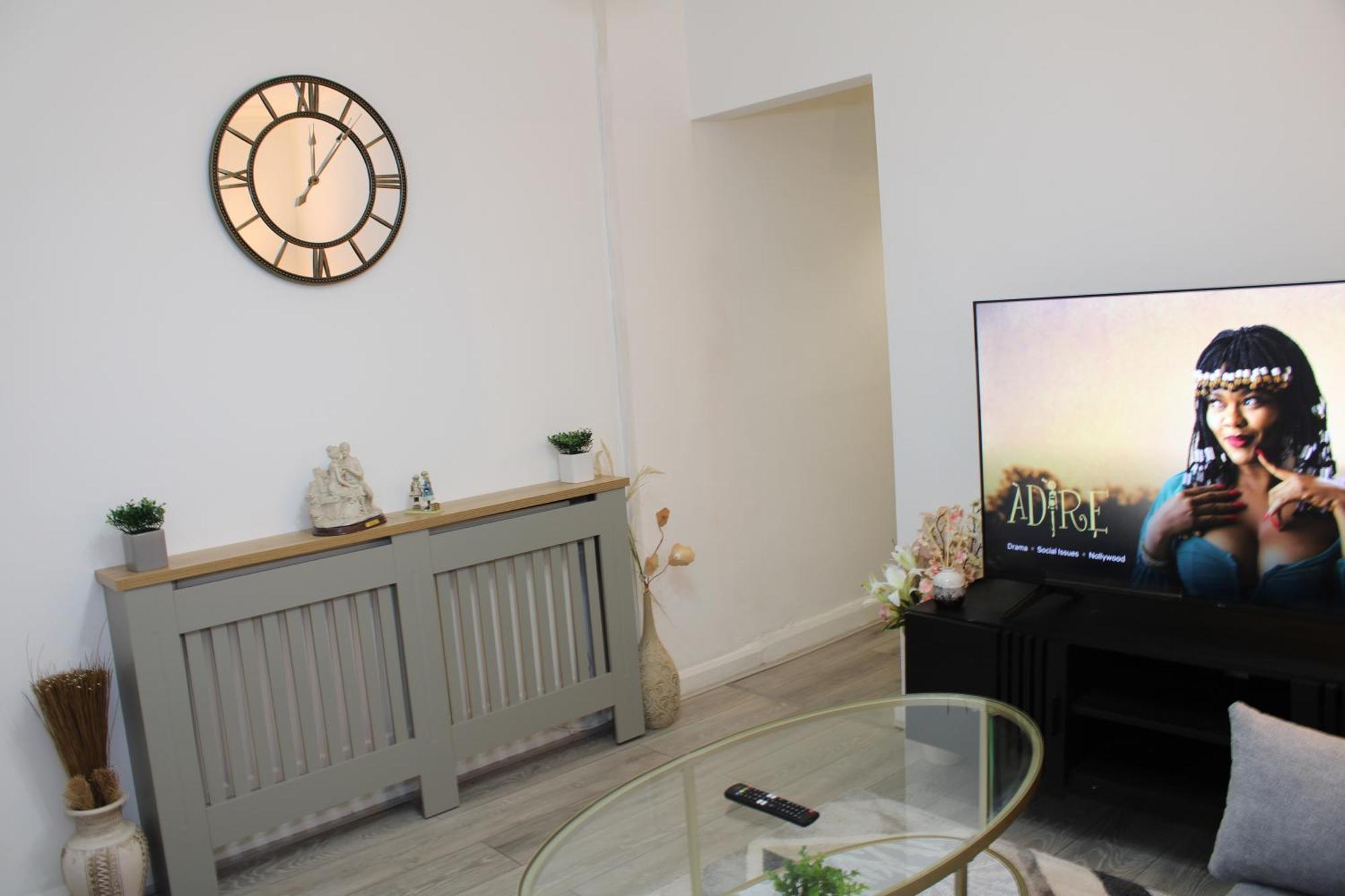 F2S Serviced Apartments 2Bedroom Terrace House With Free Wifi Netflix Suitable For Contractors Walking Distance To Train Station Derby Dış mekan fotoğraf