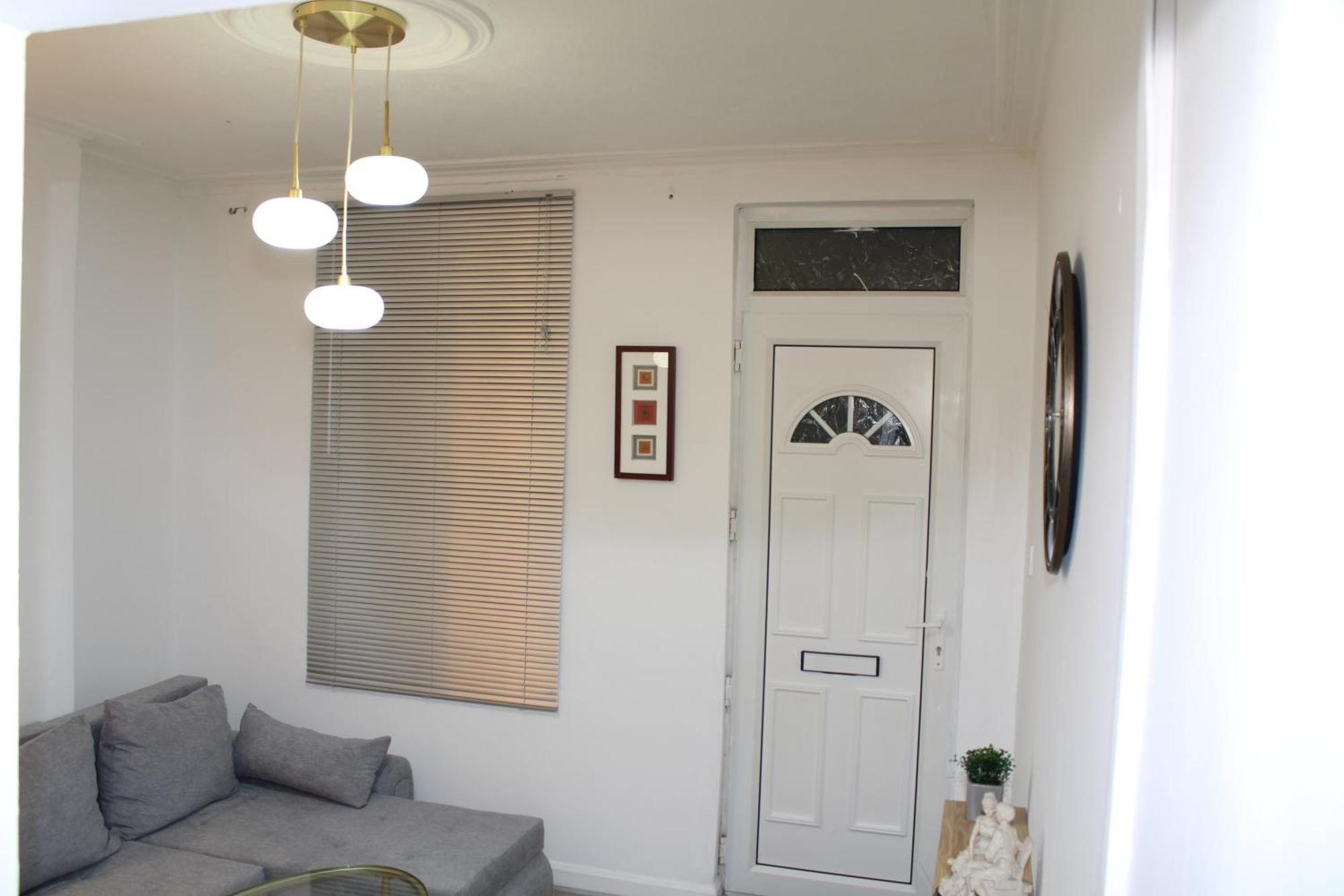 F2S Serviced Apartments 2Bedroom Terrace House With Free Wifi Netflix Suitable For Contractors Walking Distance To Train Station Derby Dış mekan fotoğraf