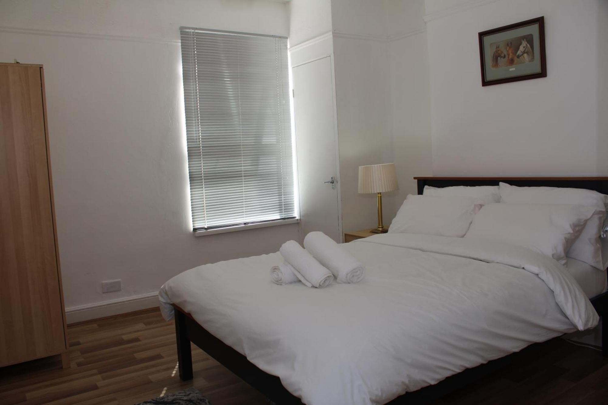 F2S Serviced Apartments 2Bedroom Terrace House With Free Wifi Netflix Suitable For Contractors Walking Distance To Train Station Derby Dış mekan fotoğraf