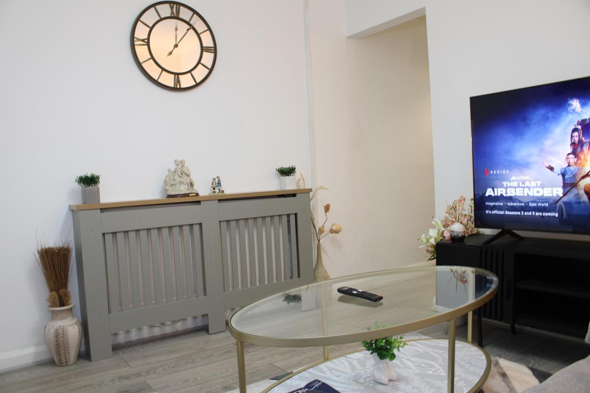 F2S Serviced Apartments 2Bedroom Terrace House With Free Wifi Netflix Suitable For Contractors Walking Distance To Train Station Derby Dış mekan fotoğraf