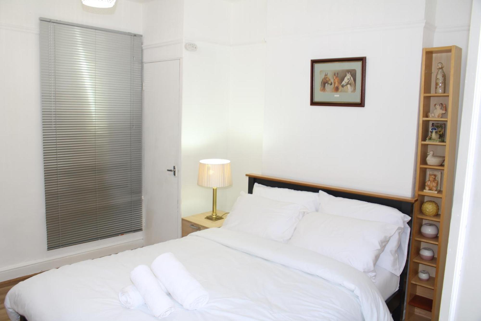 F2S Serviced Apartments 2Bedroom Terrace House With Free Wifi Netflix Suitable For Contractors Walking Distance To Train Station Derby Dış mekan fotoğraf