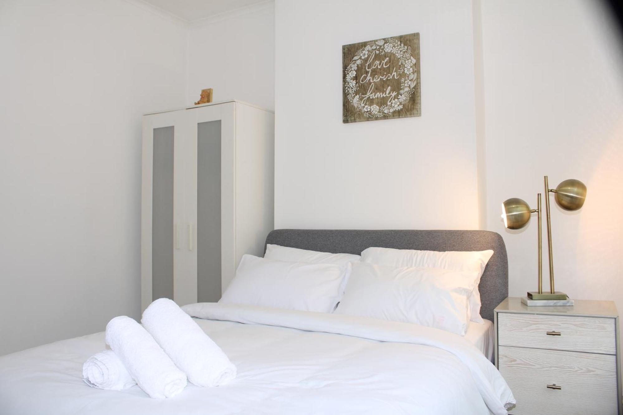 F2S Serviced Apartments 2Bedroom Terrace House With Free Wifi Netflix Suitable For Contractors Walking Distance To Train Station Derby Dış mekan fotoğraf