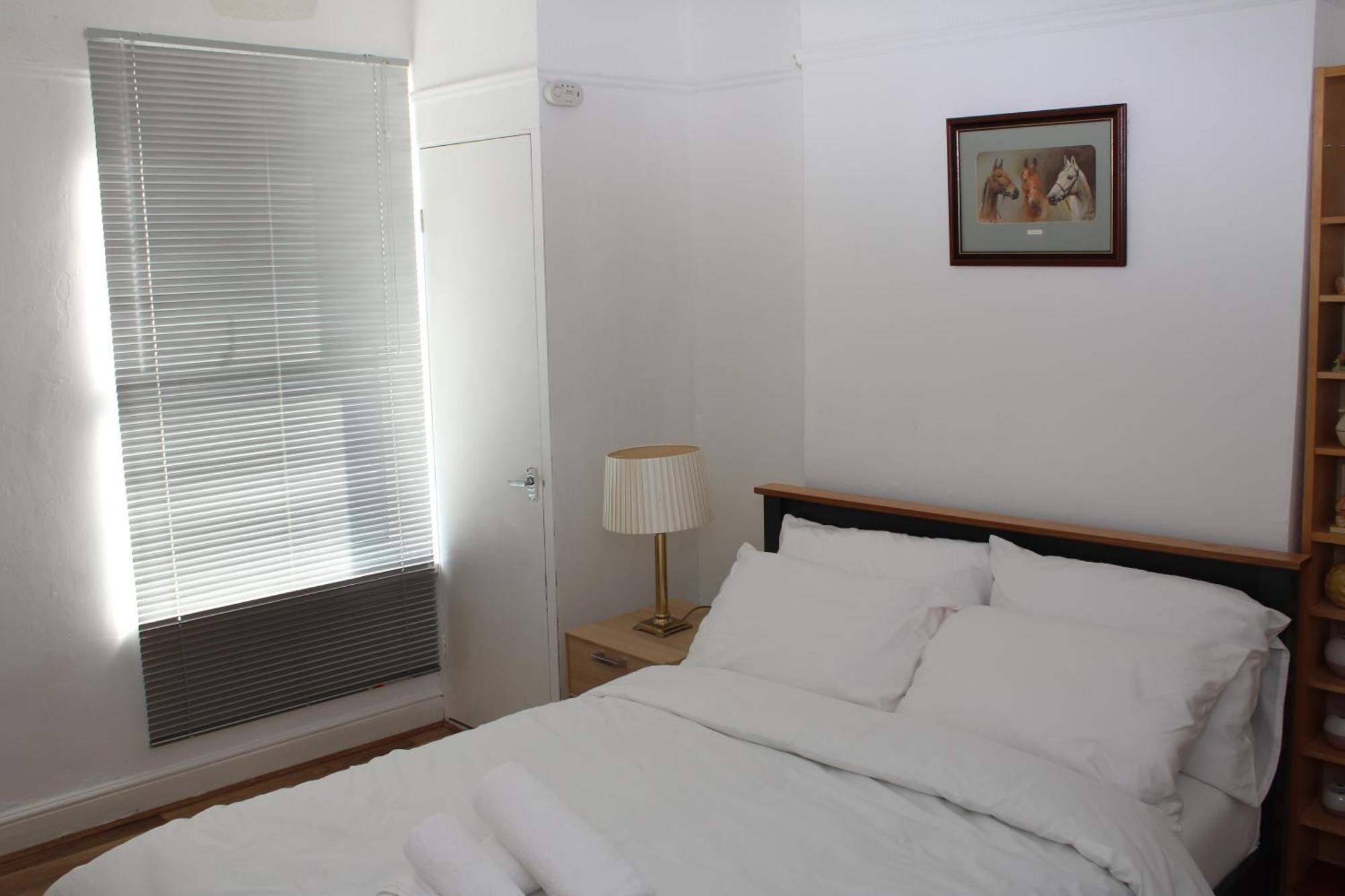 F2S Serviced Apartments 2Bedroom Terrace House With Free Wifi Netflix Suitable For Contractors Walking Distance To Train Station Derby Dış mekan fotoğraf