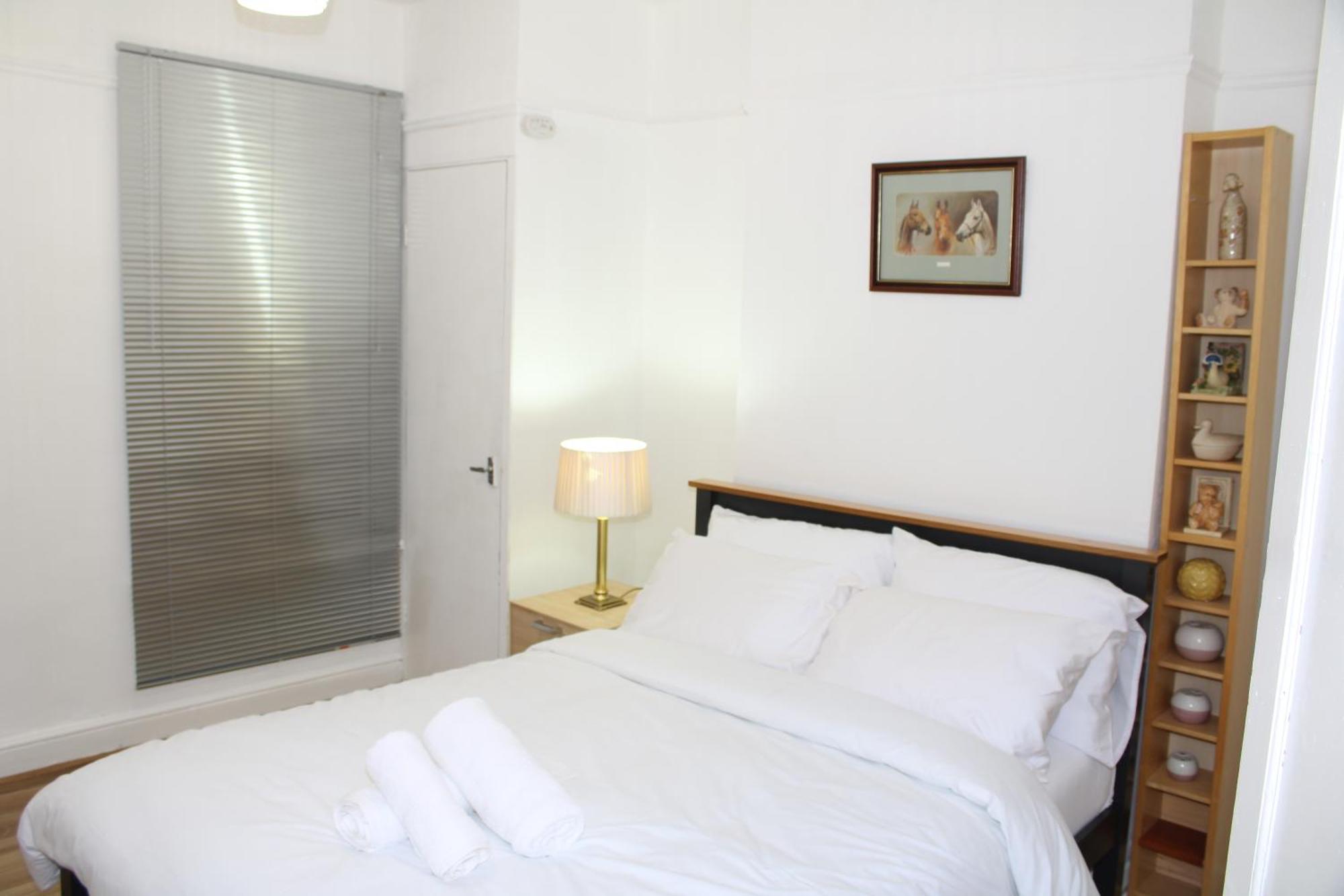 F2S Serviced Apartments 2Bedroom Terrace House With Free Wifi Netflix Suitable For Contractors Walking Distance To Train Station Derby Dış mekan fotoğraf