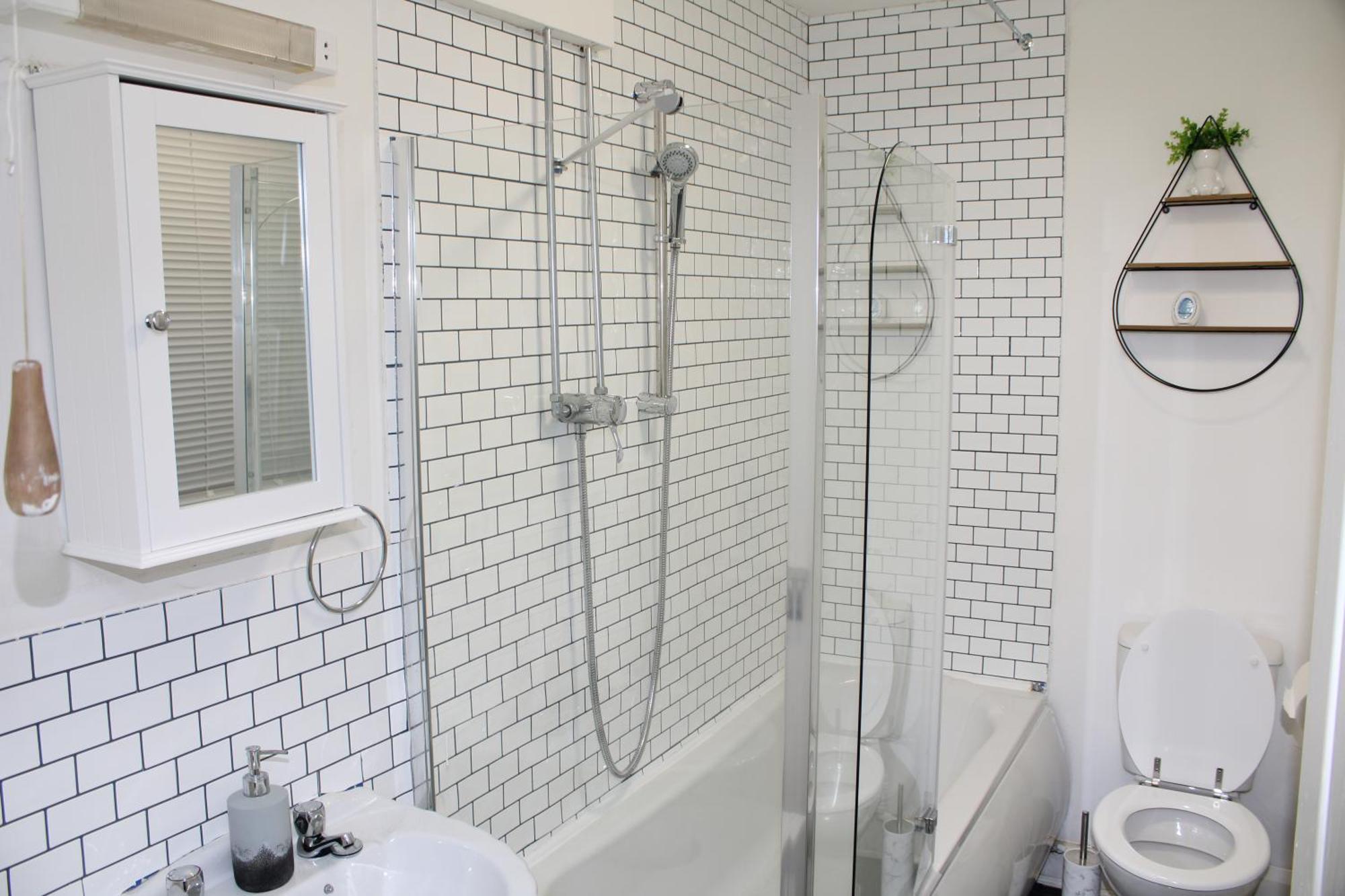 F2S Serviced Apartments 2Bedroom Terrace House With Free Wifi Netflix Suitable For Contractors Walking Distance To Train Station Derby Dış mekan fotoğraf